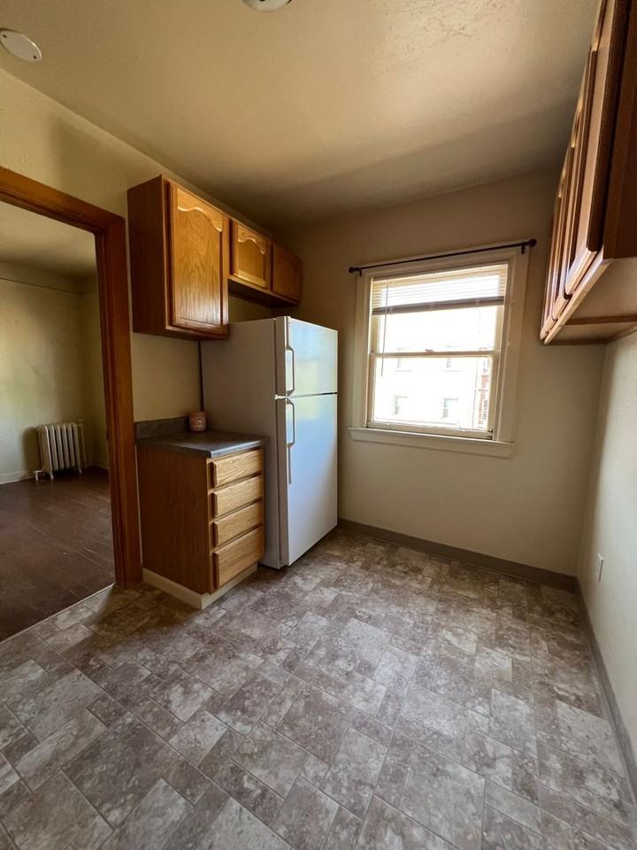 1120 Pine St ##306 - Photo 3 of 4