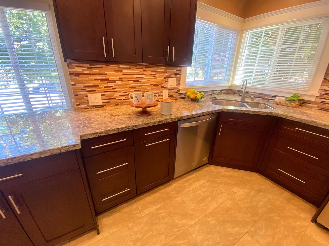 10801 Beverly Ave - Photo 3 of 22