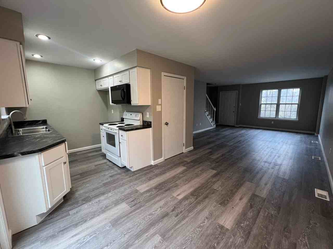 418 Old Forge Dr - Photo 2 of 11