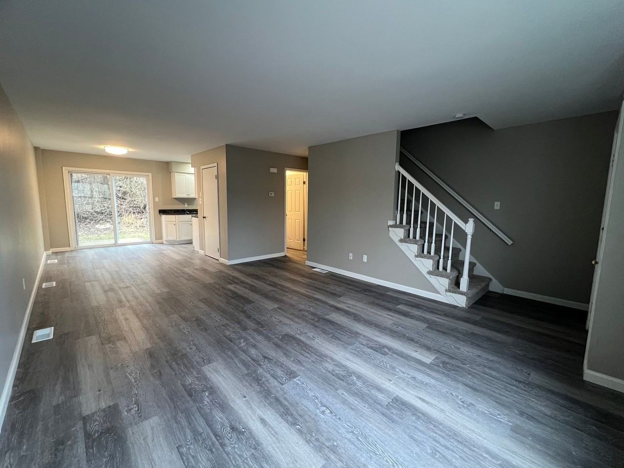 418 Old Forge Dr - Photo 3 of 11