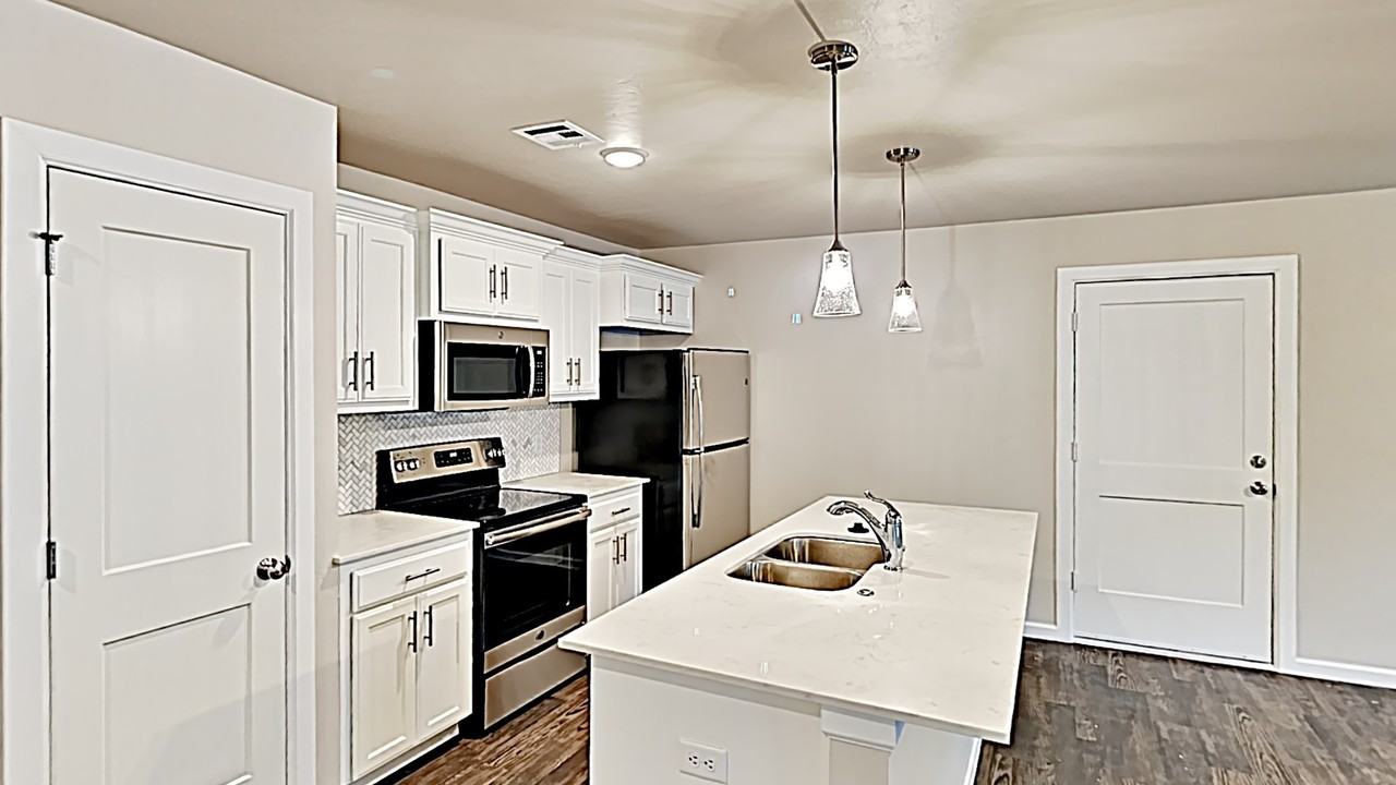 4923 Avion Ct - Photo 4 of 19