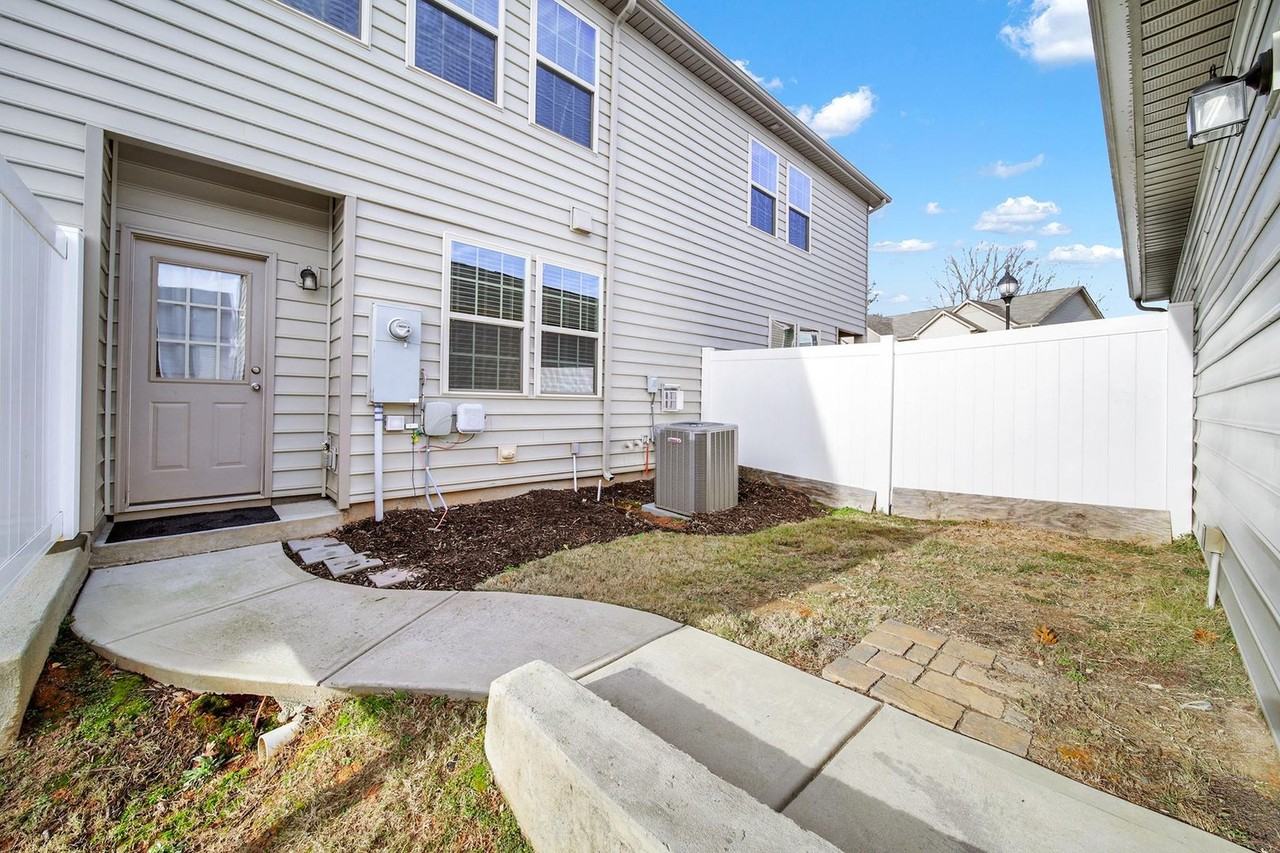 4034 Black Walnut Way - Photo 2 of 29