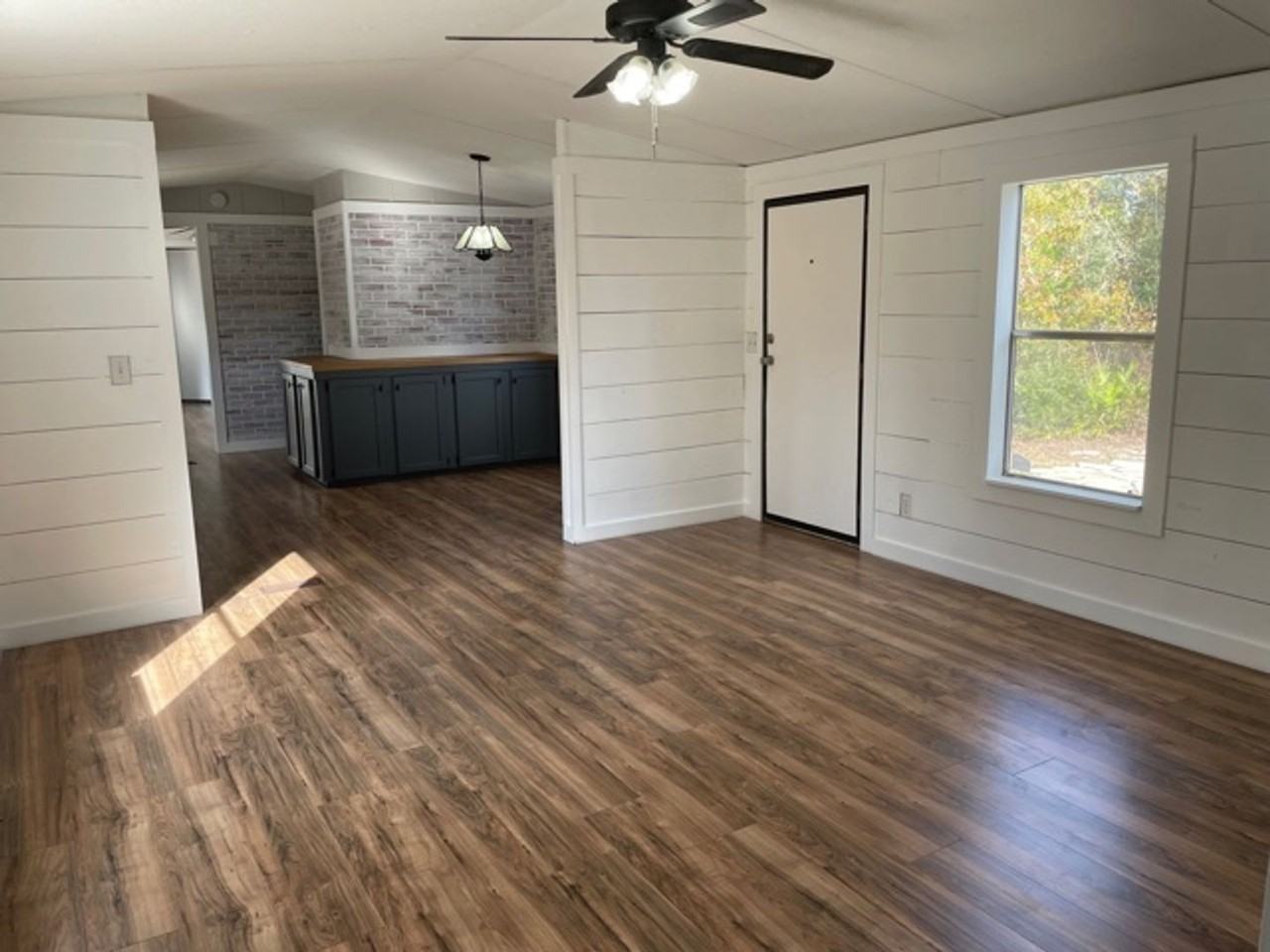 358 E Woodland Rd - Photo 2 of 18