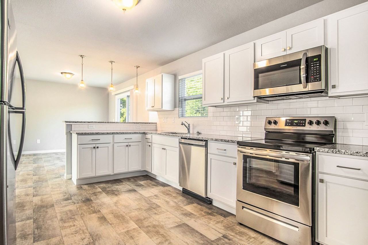 9315 Pauline St - Photo 2 of 27