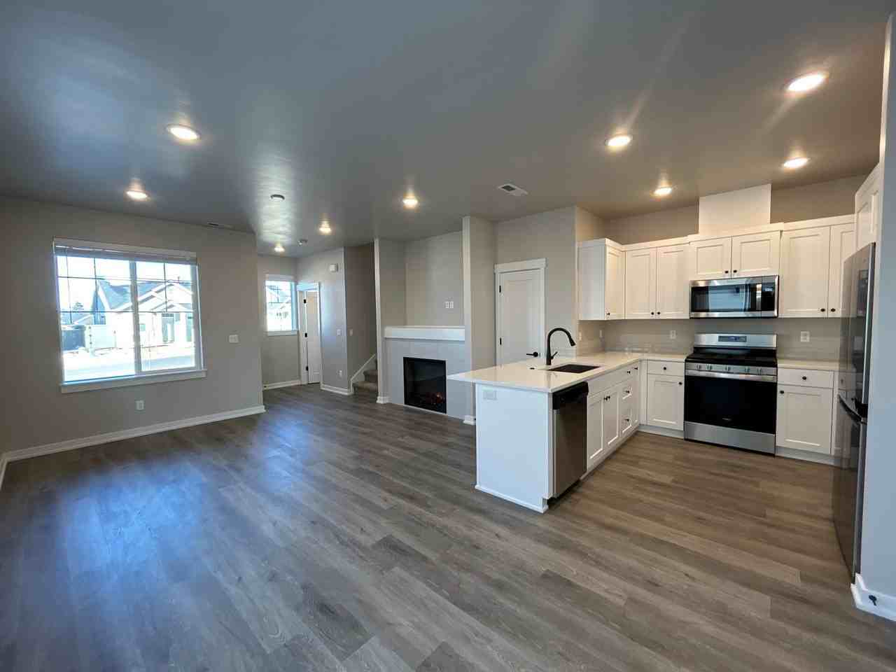 61608 Se Quill Pl - Photo 4 of 17