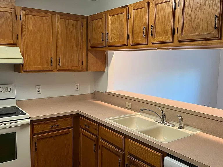 48 Glory Dr - Photo 2 of 5