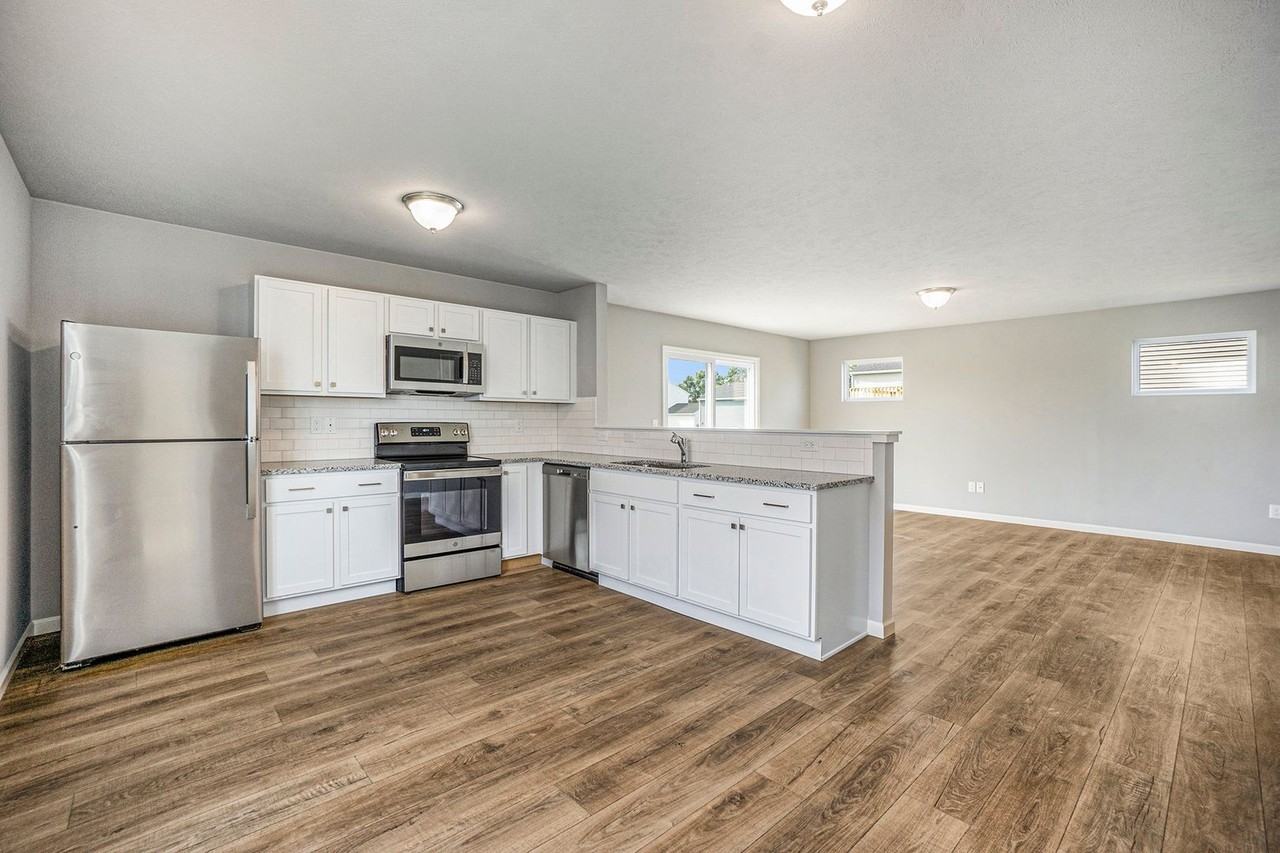 8660 Honey River Dr - Photo 2 of 23