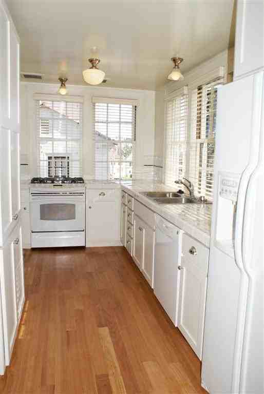 963 Lincoln Boulevard - Photo 2 of 8