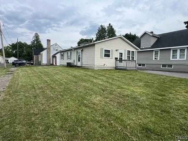 332 North Ave - Photo 2 of 16