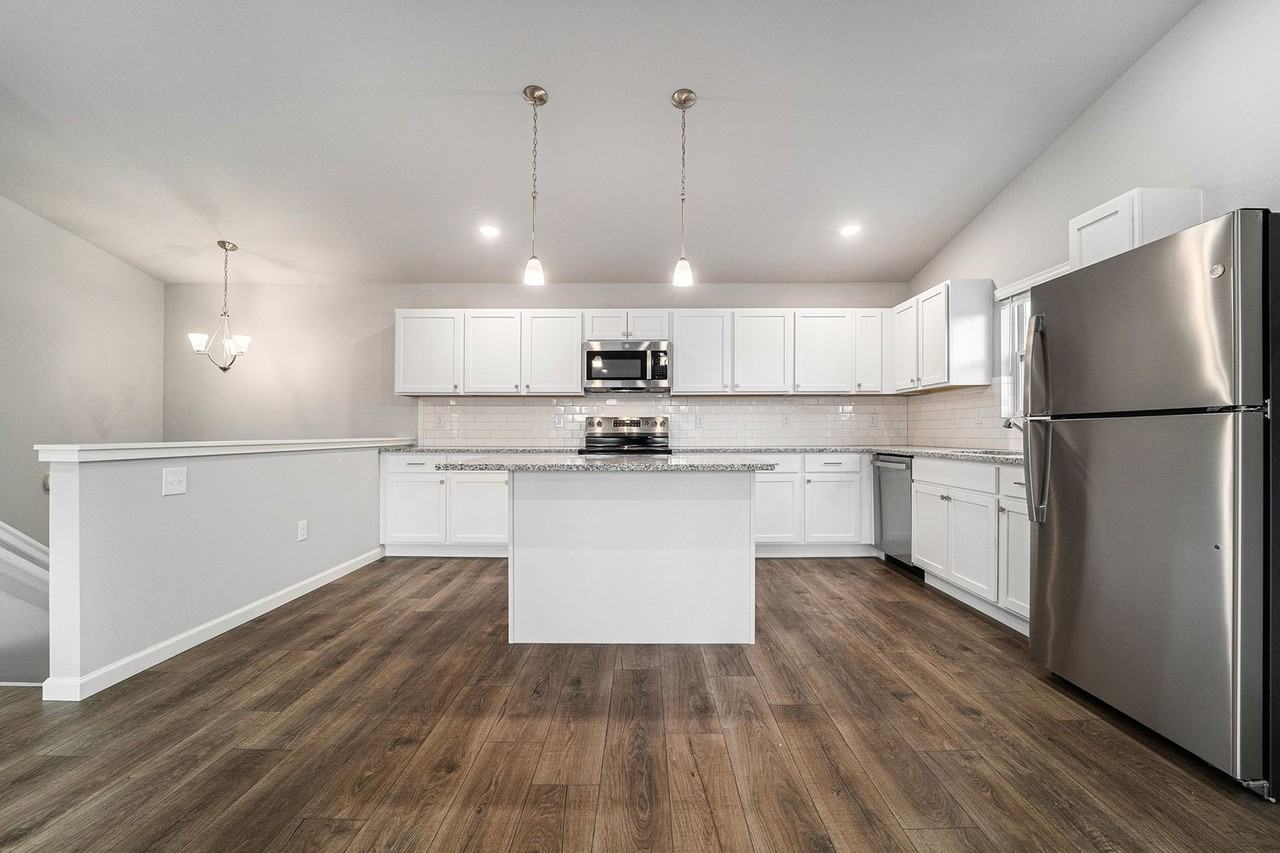 10 S North St - Photo 3 of 25