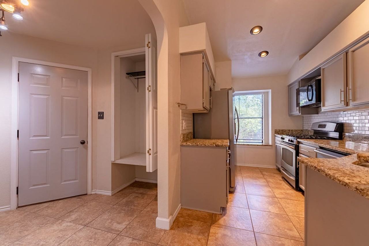 10218 Bilbrook Pl - Photo 6 of 18