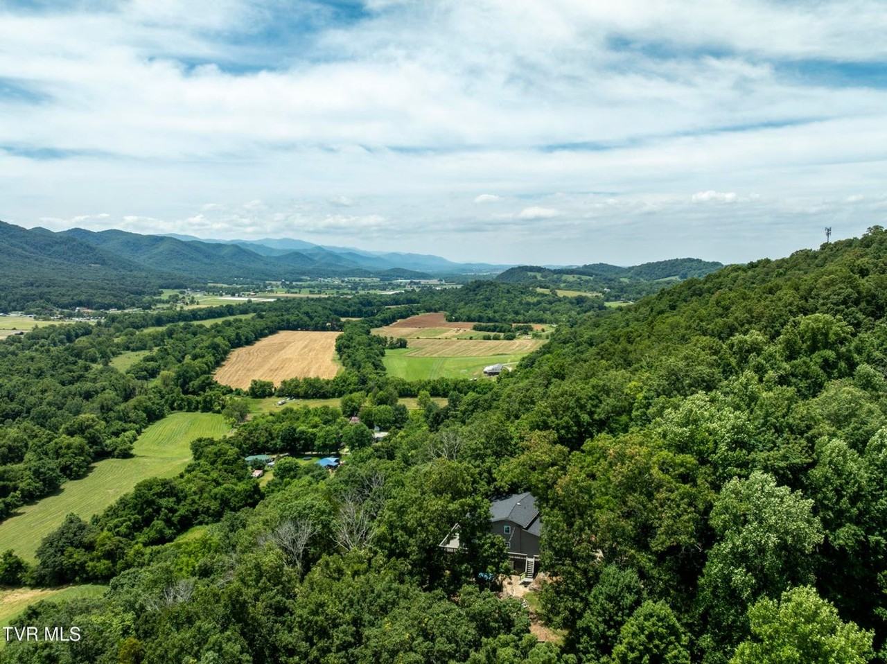 139 Bradford Loop - Photo 2 of 50