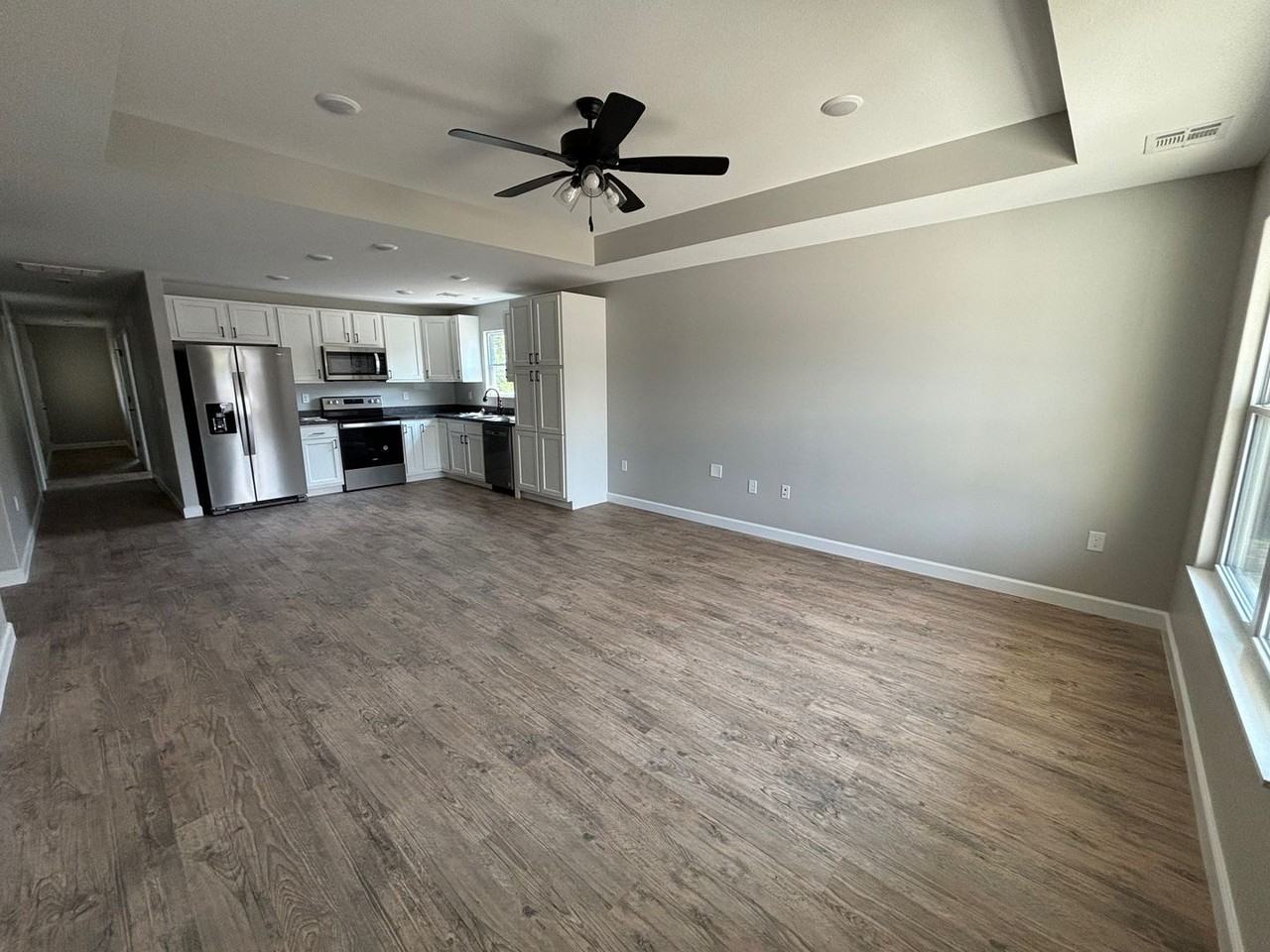 1616 Hill Valley Dr - Photo 2 of 13