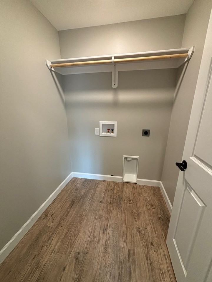 1616 Hill Valley Dr - Photo 3 of 13