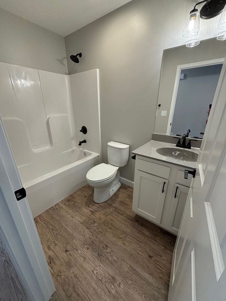 1616 Hill Valley Dr - Photo 4 of 13