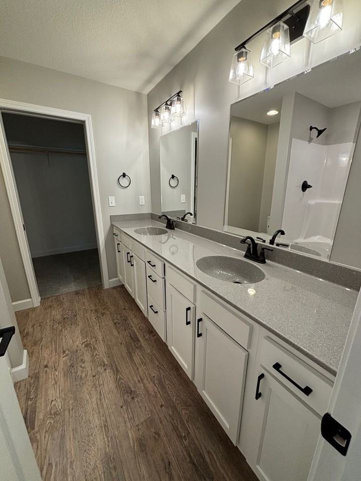 1616 Hill Valley Dr - Photo 6 of 13