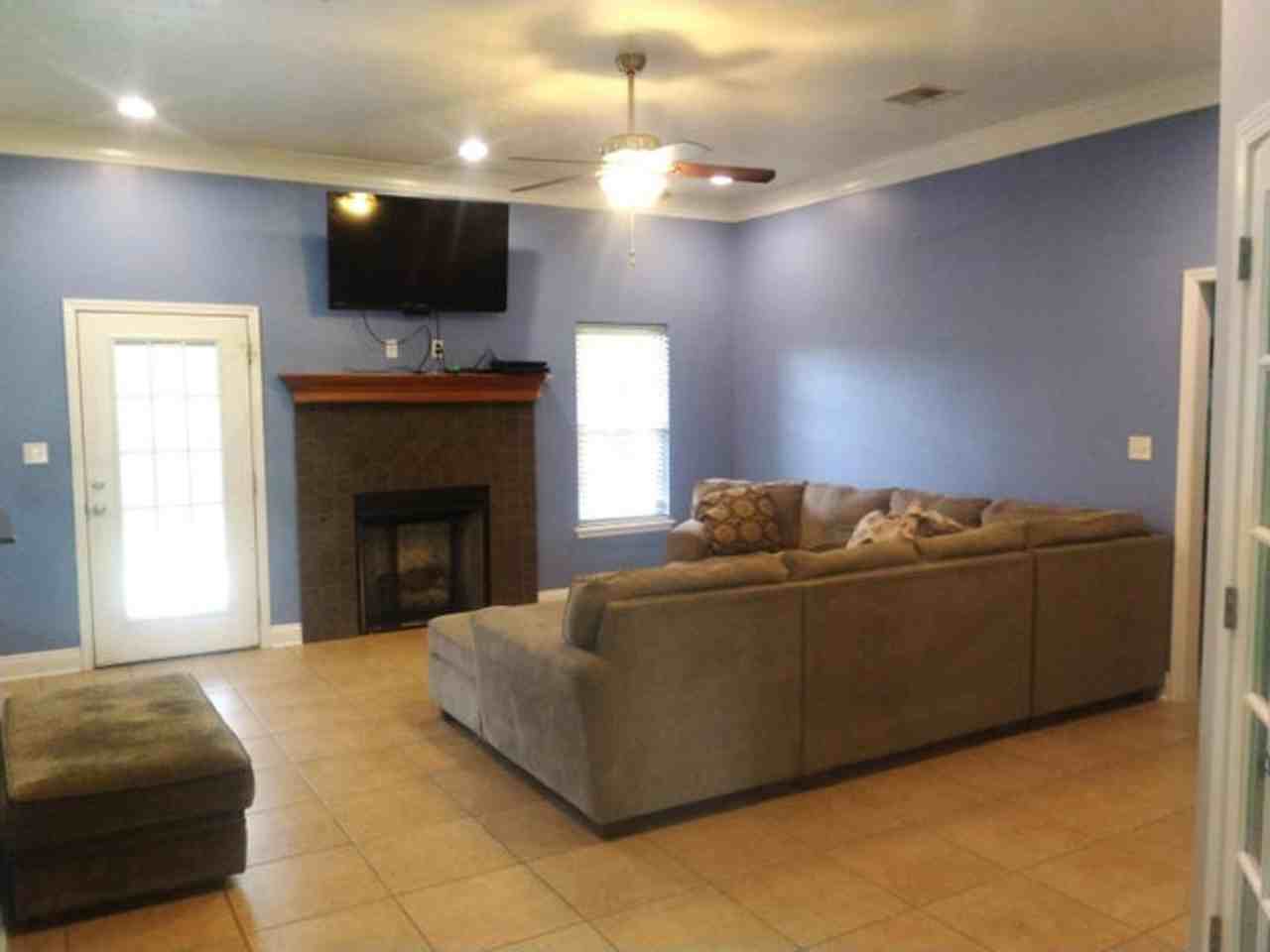 1639 Line Dr - Photo 2 of 5