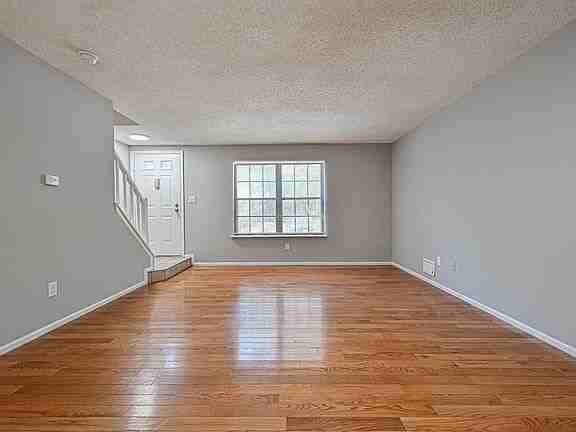 183 Patriots Ct #183 - Photo 3 of 17