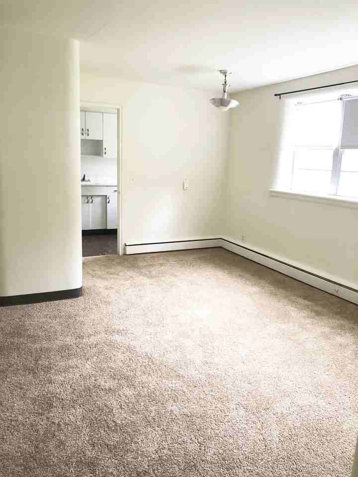 550 Madison St - Photo 3 of 7