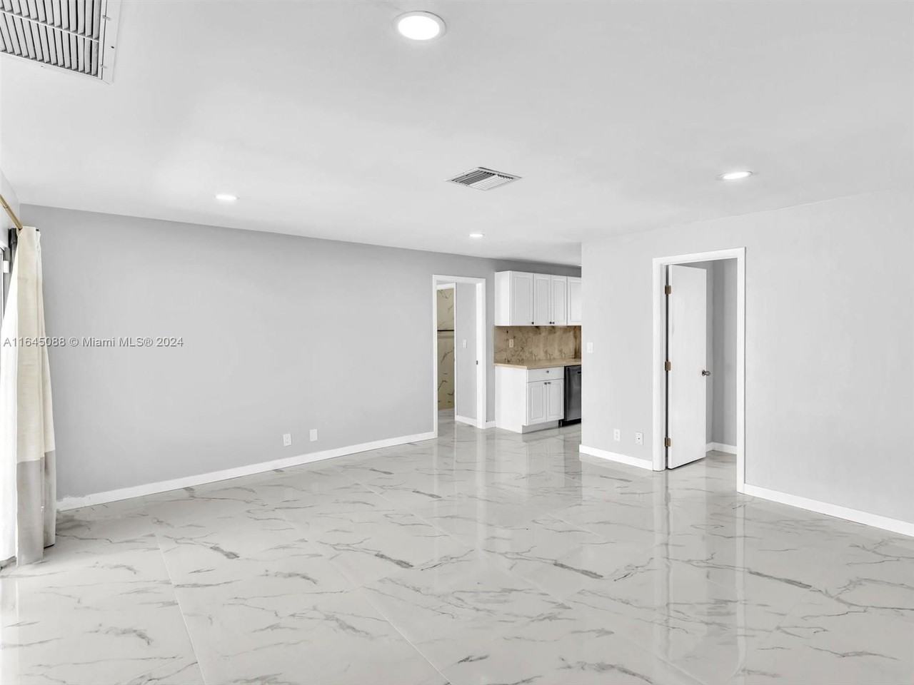 1281 Sw 32nd St - Photo 3 of 8