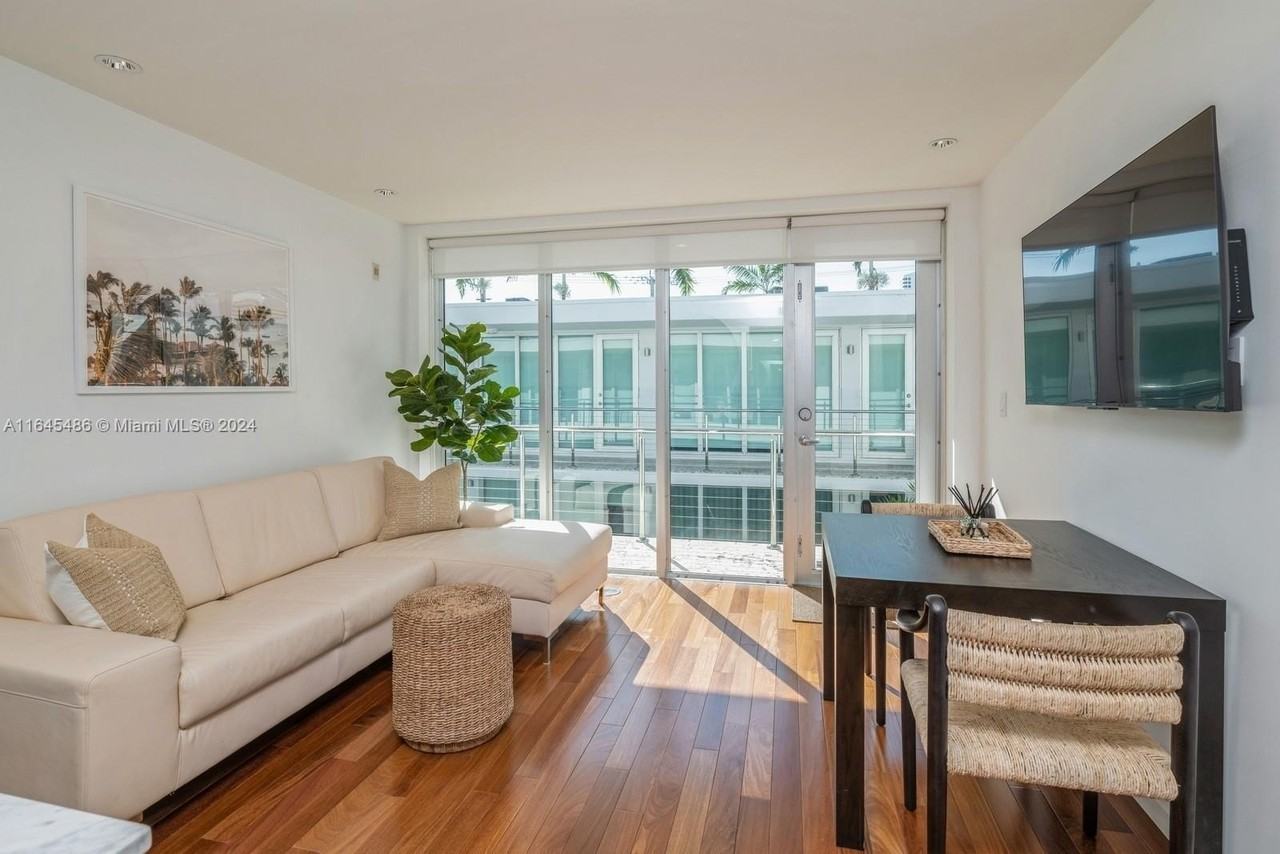 1601 West Ave #208 - Photo 7 of 16