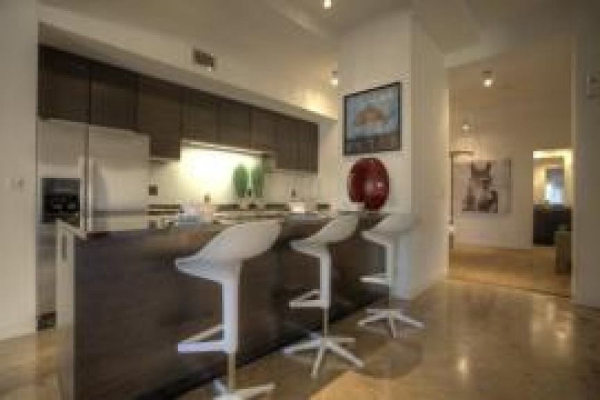 300 N Akard St - Photo 3 of 9