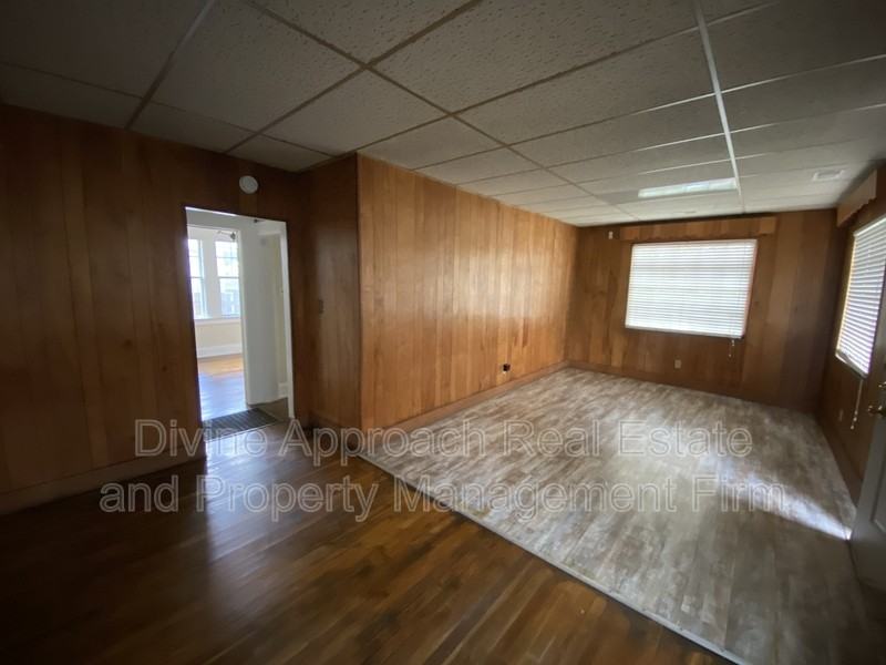 5001 Farrell Ave - Photo 3 of 13