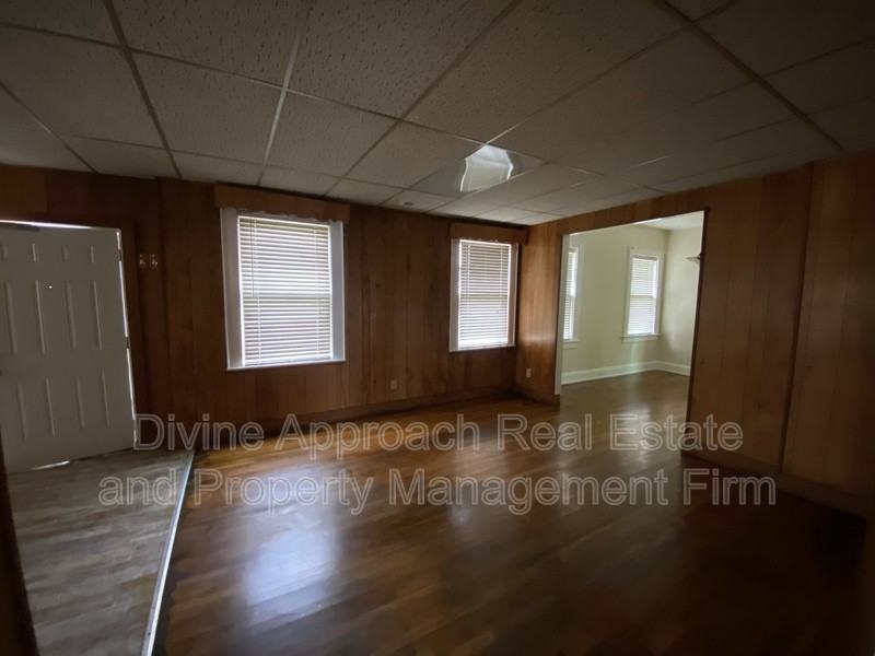 5001 Farrell Ave - Photo 5 of 13