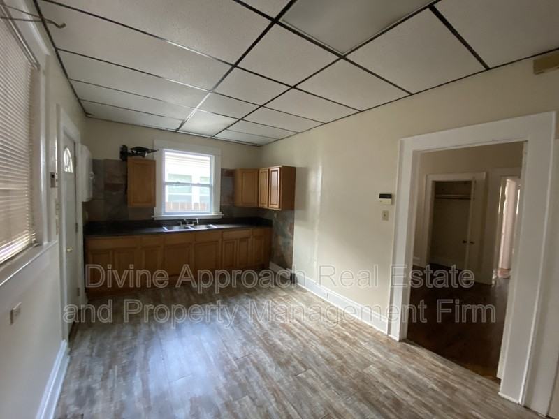 5001 Farrell Ave - Photo 7 of 13