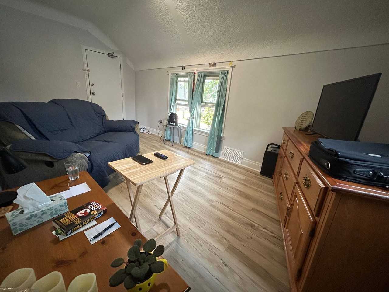 310 Mitton St S - Photo 3 of 9