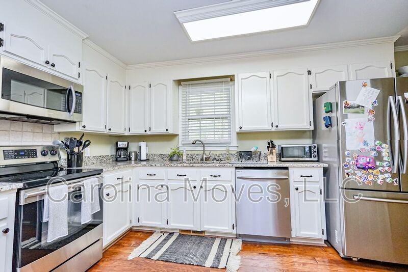 4700 Coach Hill Dr - Photo 7 of 18