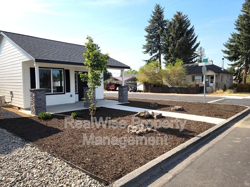 407 Sw 11th St - Photo 2 of 15