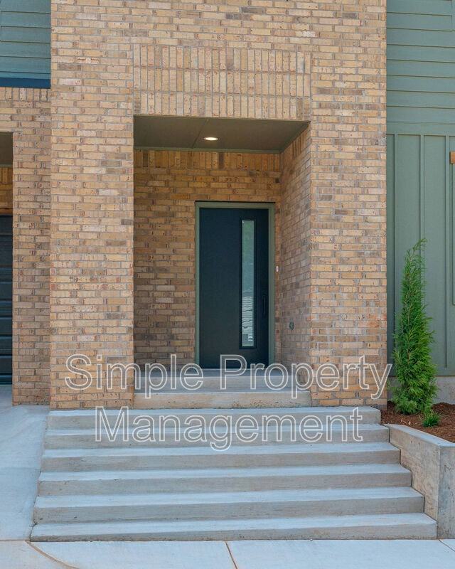 4021 N Indiana Ave - Photo 3 of 46