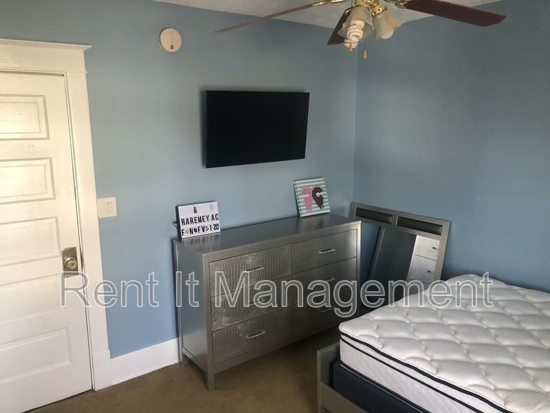 2595 Evans St - Photo 2 of 15