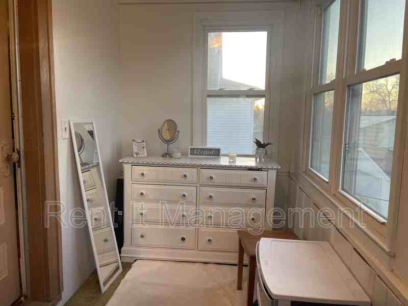 2595 Evans St - Photo 3 of 15