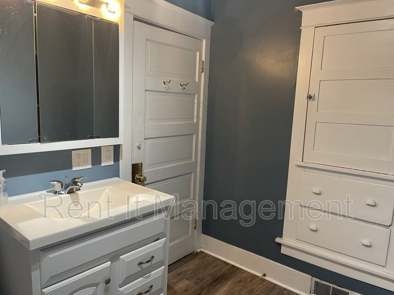 2595 Evans St - Photo 6 of 15