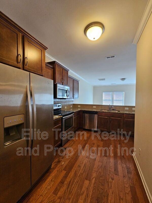 2824 Hopeton Ct - Photo 4 of 20
