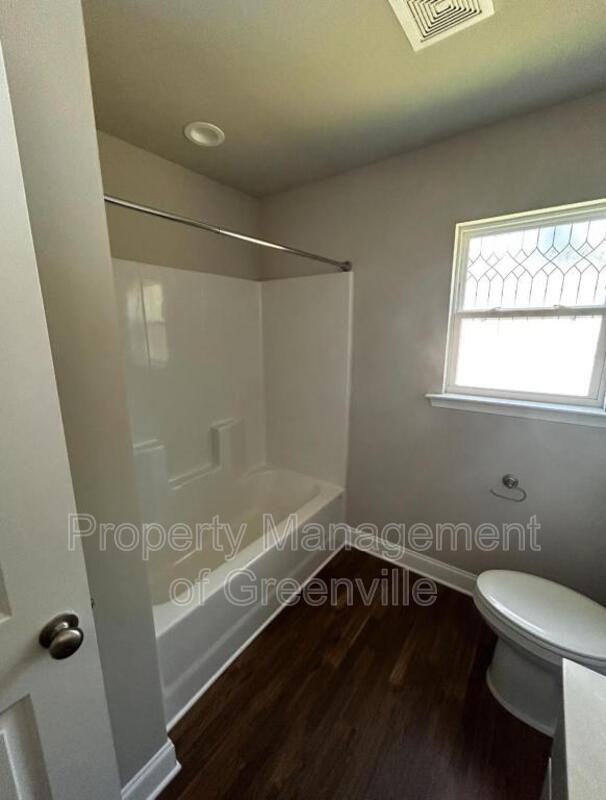 227 E Church St - Photo 4 of 15