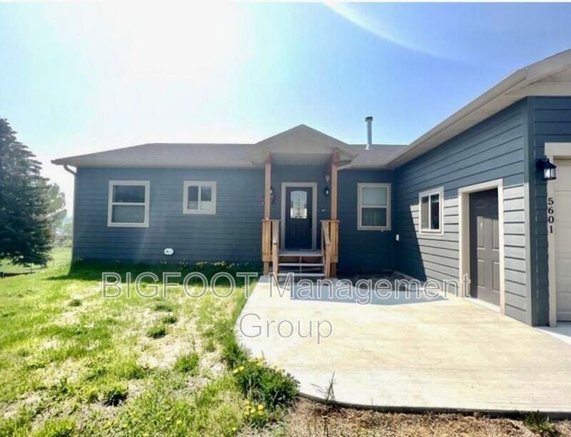 5601 Falcon Rd - Photo 2 of 11