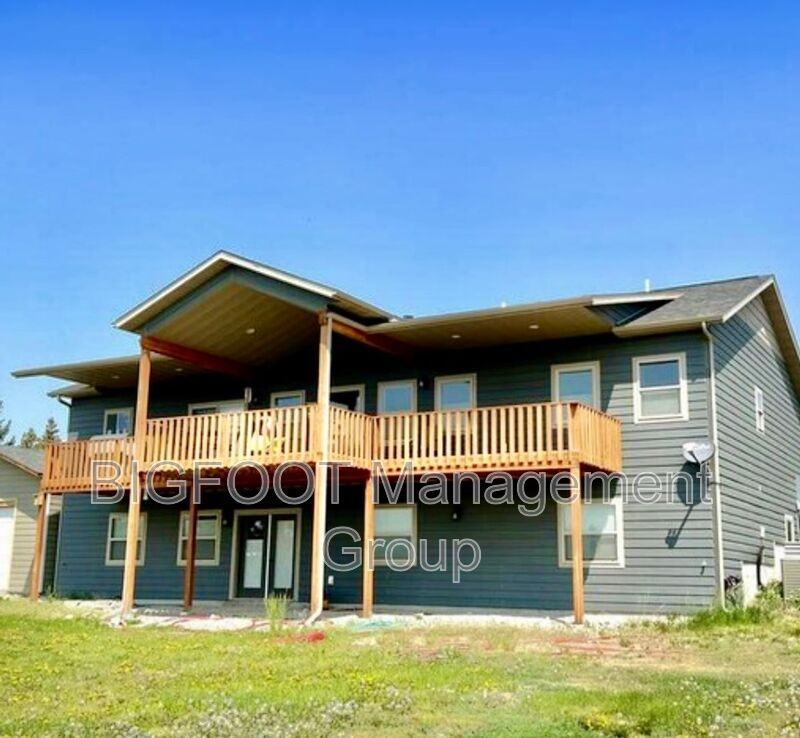 5601 Falcon Rd - Photo 3 of 11