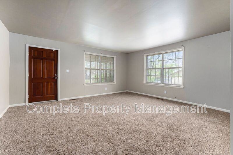 807 12th Ave - Photo 3 of 20