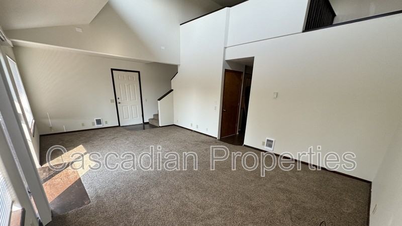 1555 Fircrest Ct Se - Photo 3 of 8