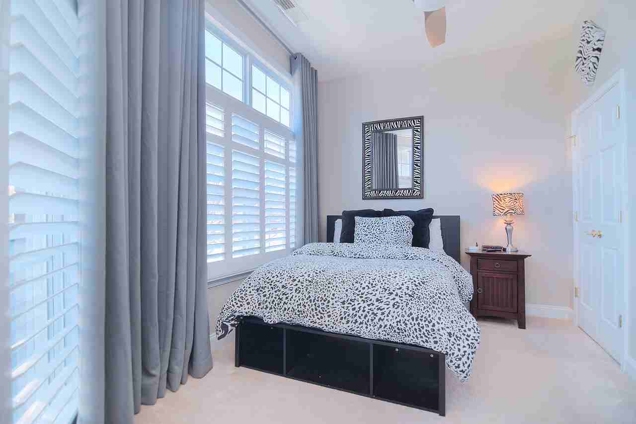 300 East John Street - Photo 3 of 19