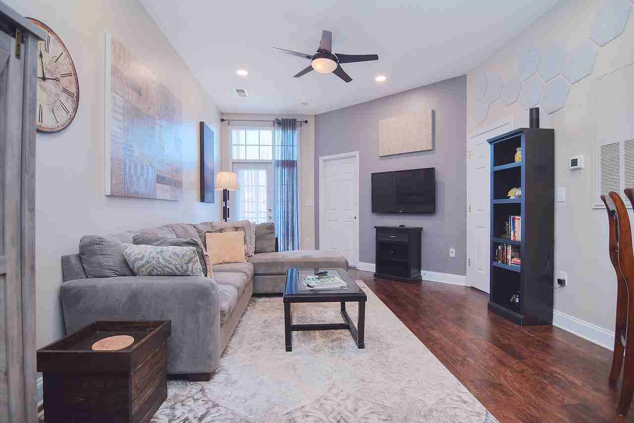 300 East John Street - Photo 2 of 19