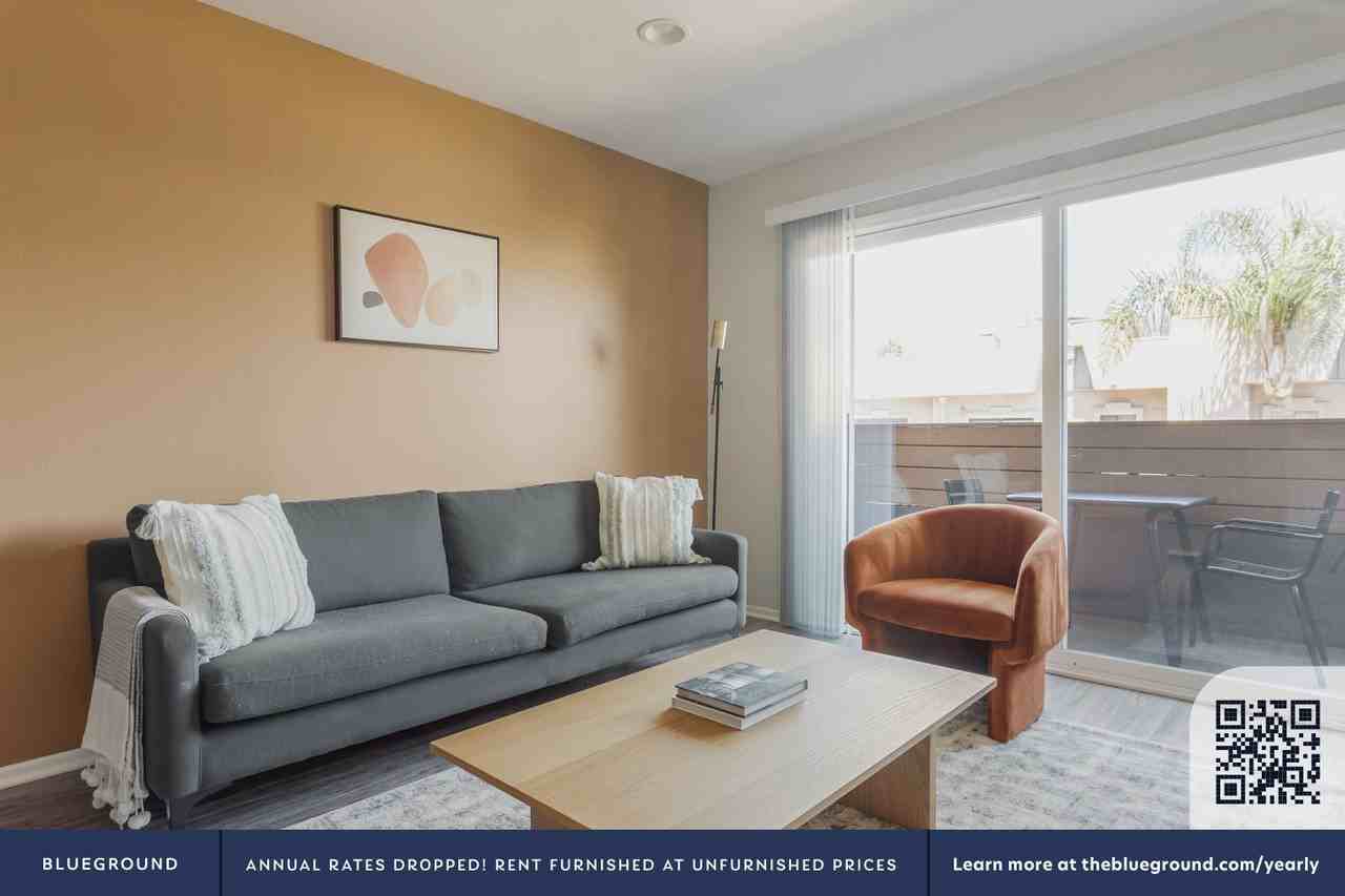 110 South Sweetzer Avenue - Photo 4 of 31