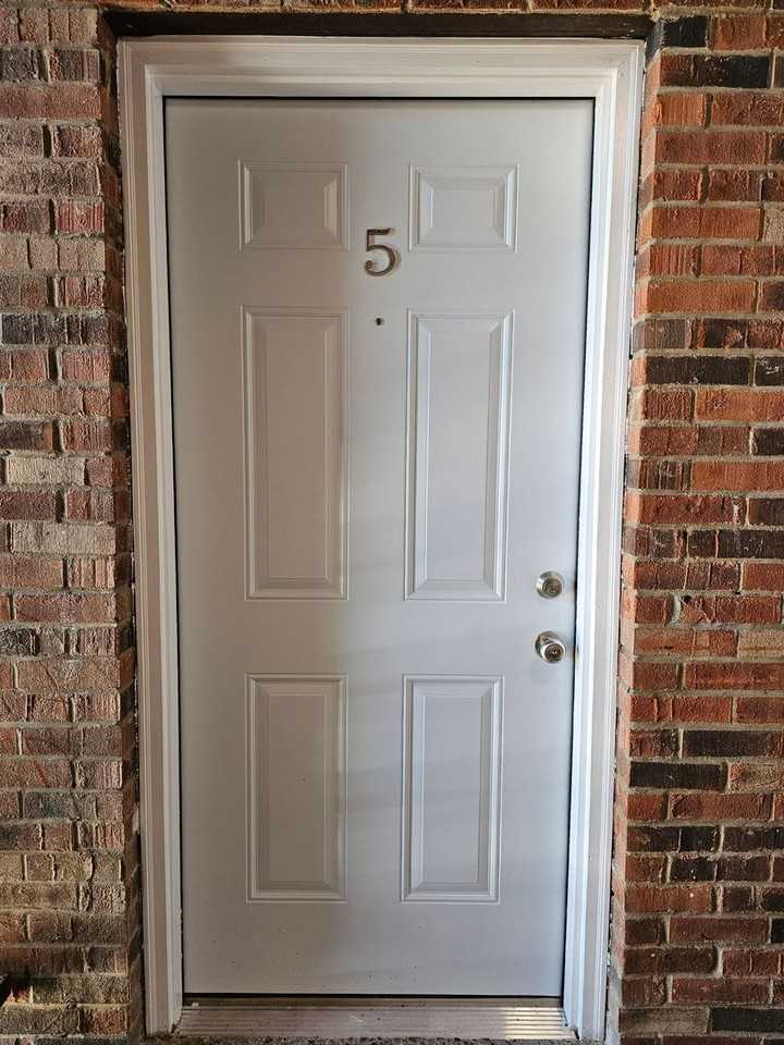 608 N Woodland Drive - Photo 2 of 17