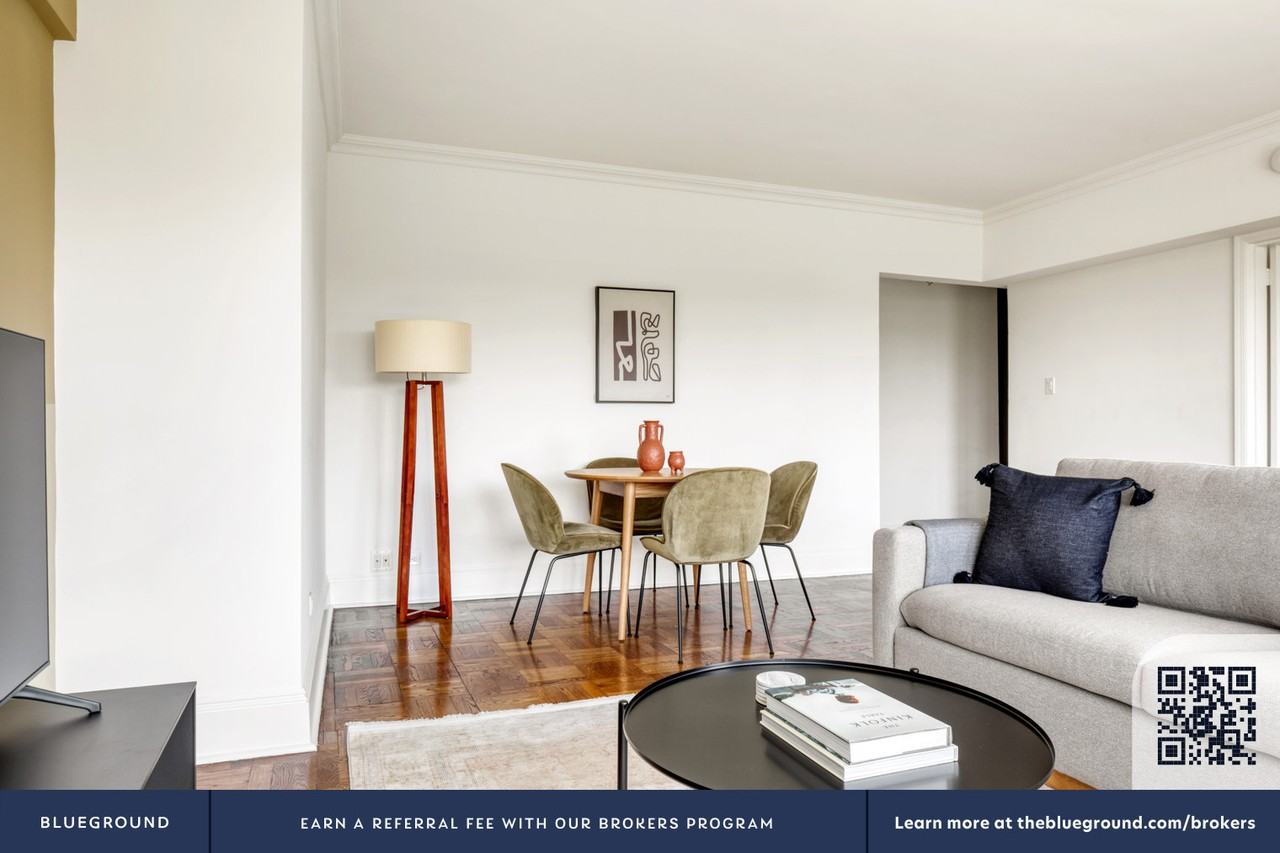 952 5th Avenue - Photo 4 of 20