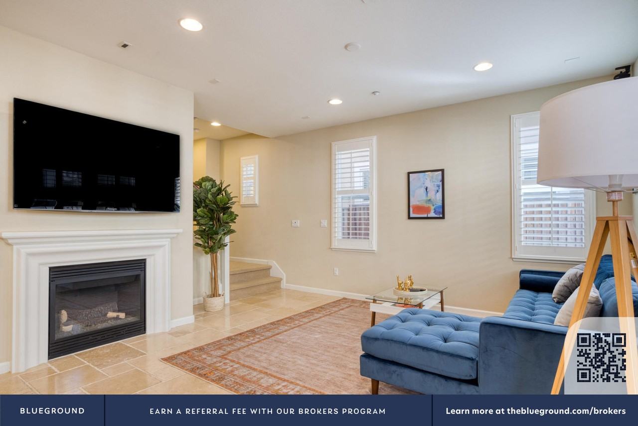 3581 Wolf Pl #1654 - Photo 4 of 23