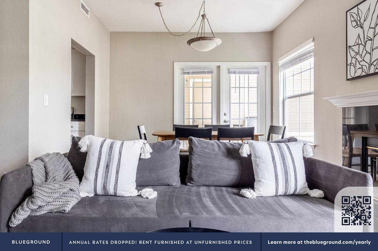 1745 Nantucket Cir #577 - Photo 4 of 33