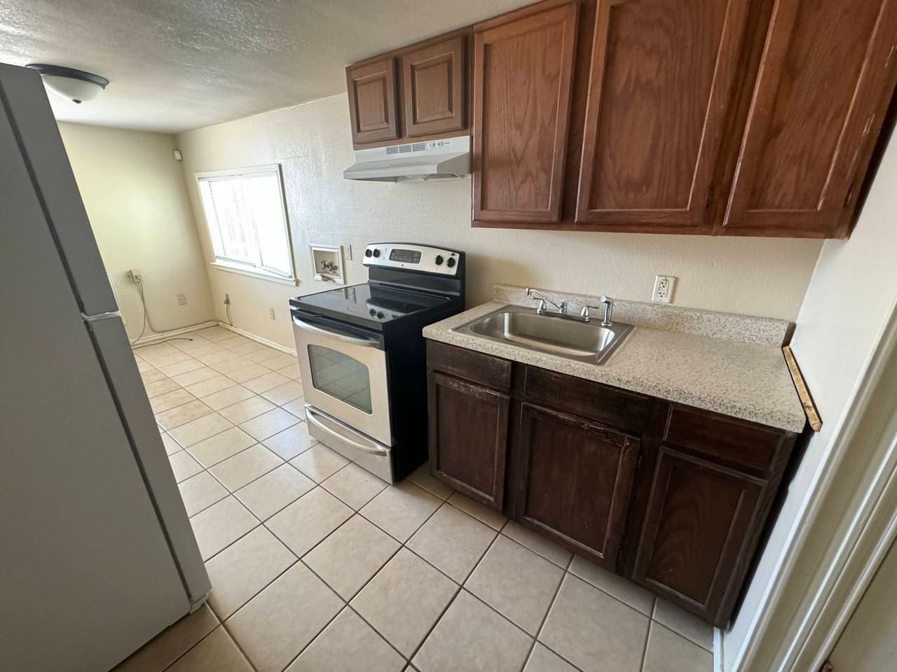 3313 Cranford Ave - Photo 6 of 9